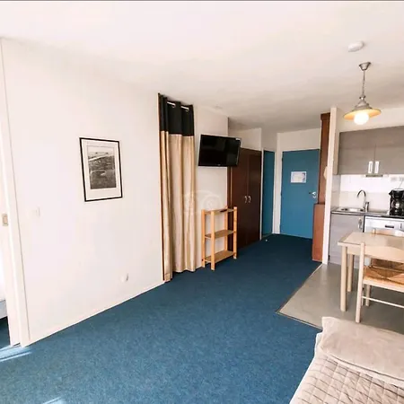 Le Trianon アパートホテル 3*