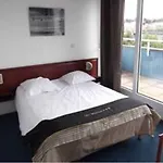 Le Trianon מלון דירות 3*