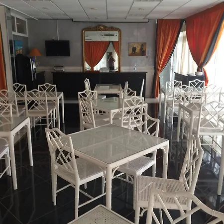 Апарт-отель Le Trianon