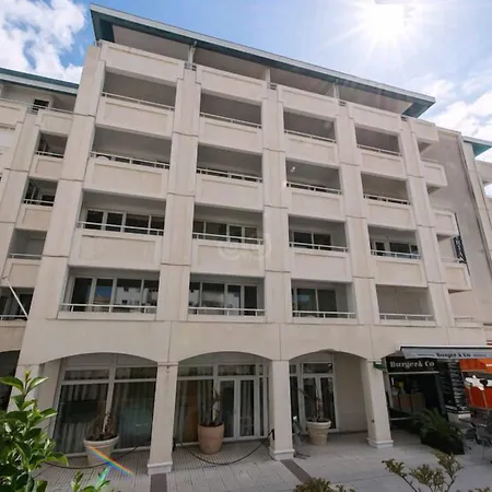 Ξενοδοχείο με διαμερίσματα Le Trianon 3*