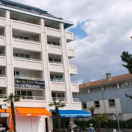 Ξενοδοχείο με διαμερίσματα Le Trianon 3*