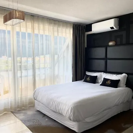 Le Trianon Αρασόν