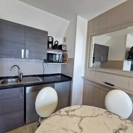 Le Trianon Apartahotel