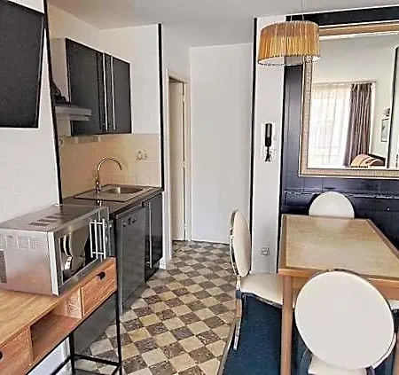 Le Trianon מלון דירות 3*