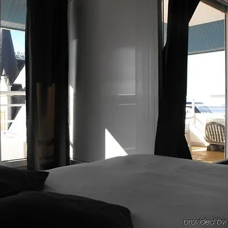 Ξενοδοχείο με διαμερίσματα Le Trianon