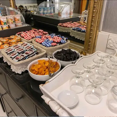 Ξενοδοχείο με διαμερίσματα Le Trianon