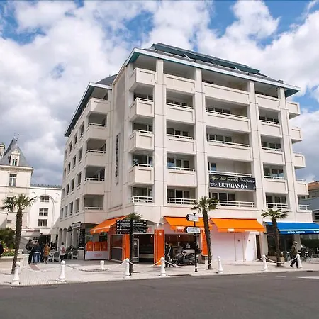 Le Trianon מלון דירות 3*
