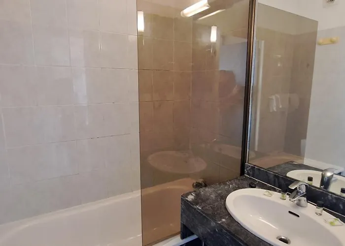 Le Trianon Aparthotel 3*