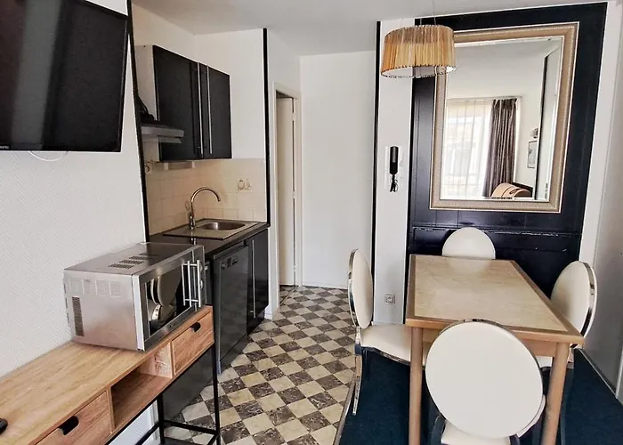 Le Trianon Aparthotel 3*