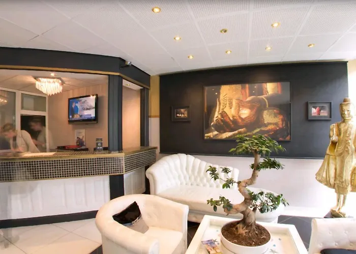 Le Trianon Aparthotel 3*