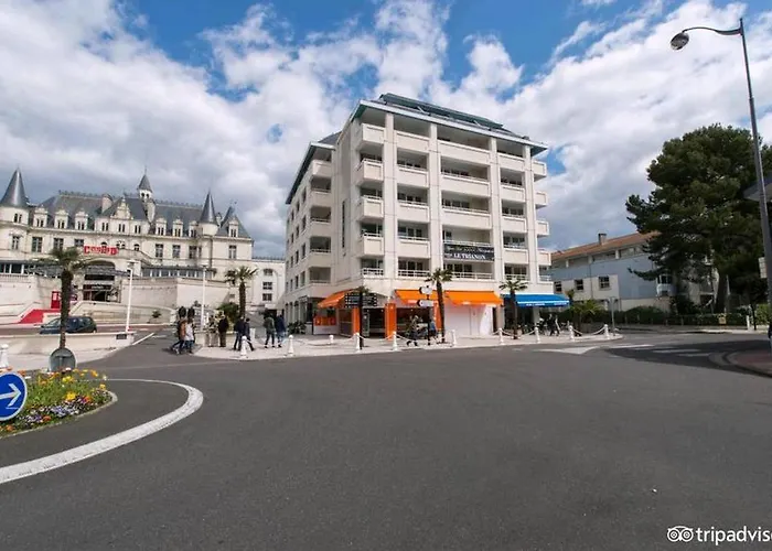 Aparthotel Le Trianon 3*